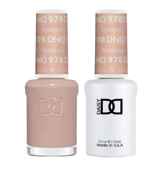 Set DND - Esmalte en gel y esmalte de uñas, 860 She's White? ¿Ella es rosa?